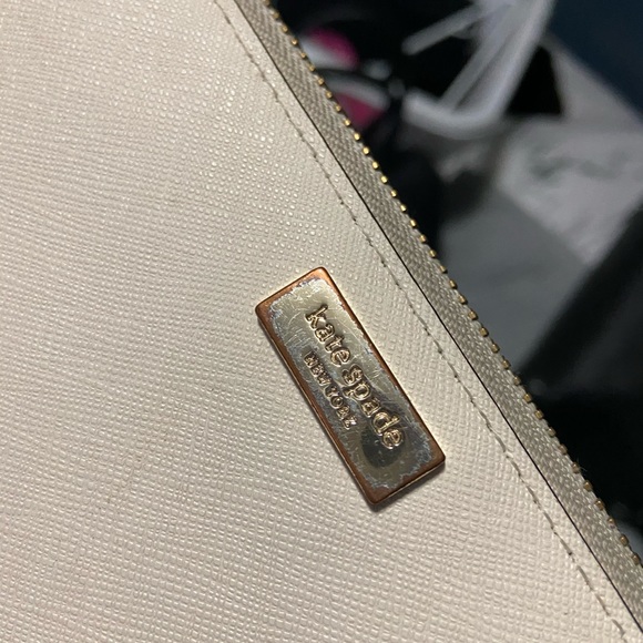 Beautiful AUTHENTIC Kate Spade Wallet - Picture 3 of 8
